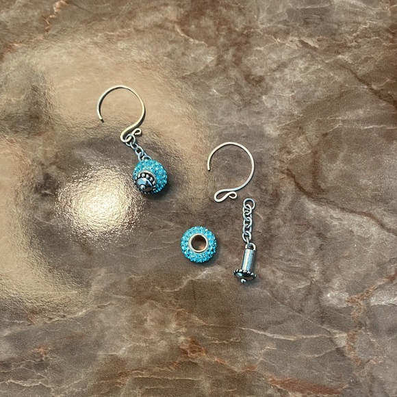 Aqua colored faux crystal sterling silver wire hanging earrings. - Picture 3 of 3
